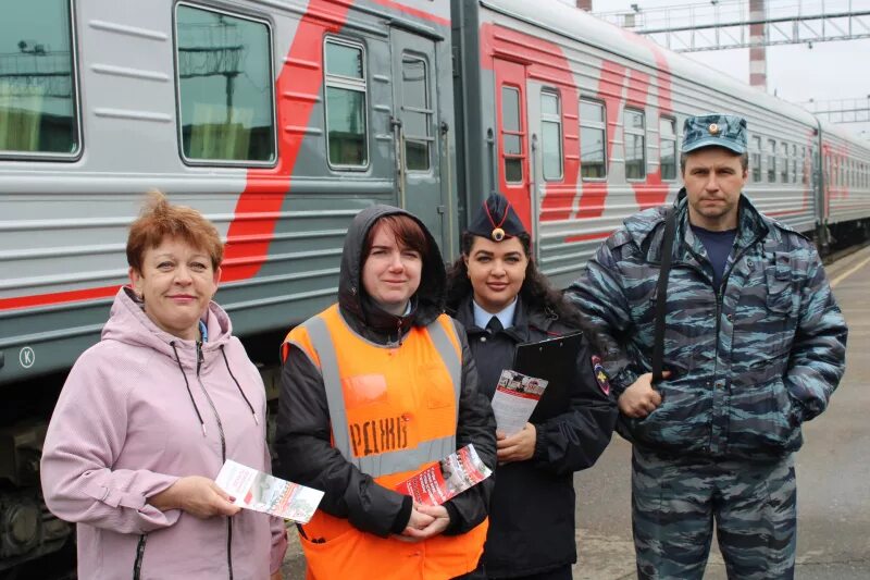 Управление безопасности ржд. Охрана вокзалов РЖД. Работник железной дороги. Форма охраны РЖД. Работникики ЖД транспорта.