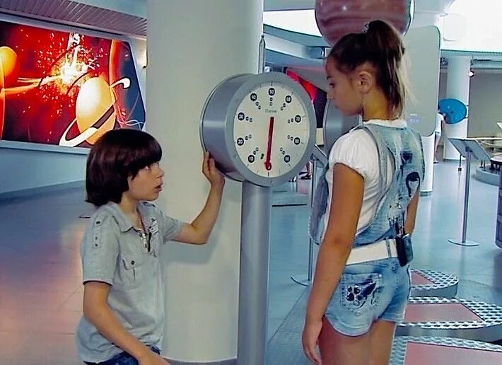 Пара в космосе. Гагарин в ракете. Пора в космос телепередача. Гагарин о полете в космос. Пора в космос.