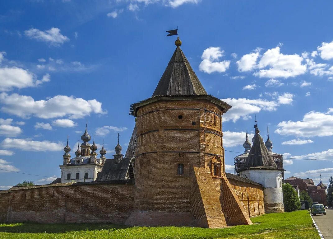 Пол города. Юрьев-польский кремль. город крепость юрьев польский. юрьев-польский кремль юрьев-польский. городок юрьев-польский.