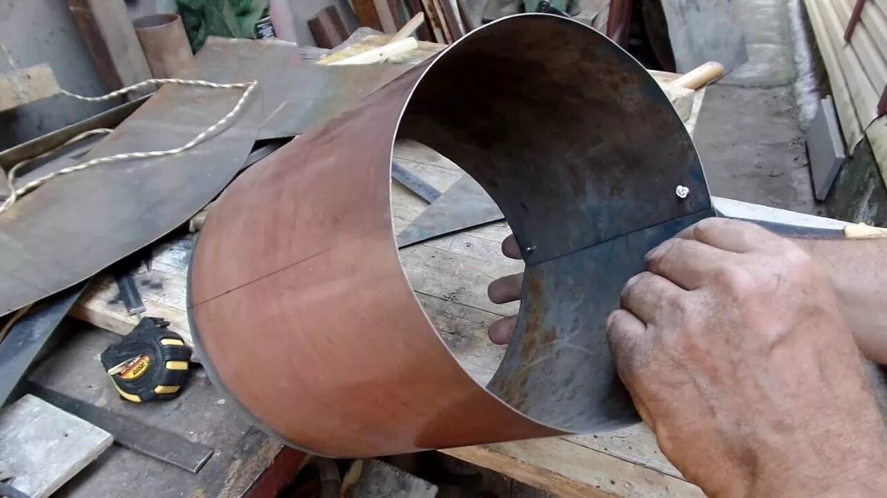 Как сделать трубу своими руками видео. Гибка конуса из листового металла. Согнуть лист металла в трубу. Труба из листового металла. Изготовить конус из листового металла.