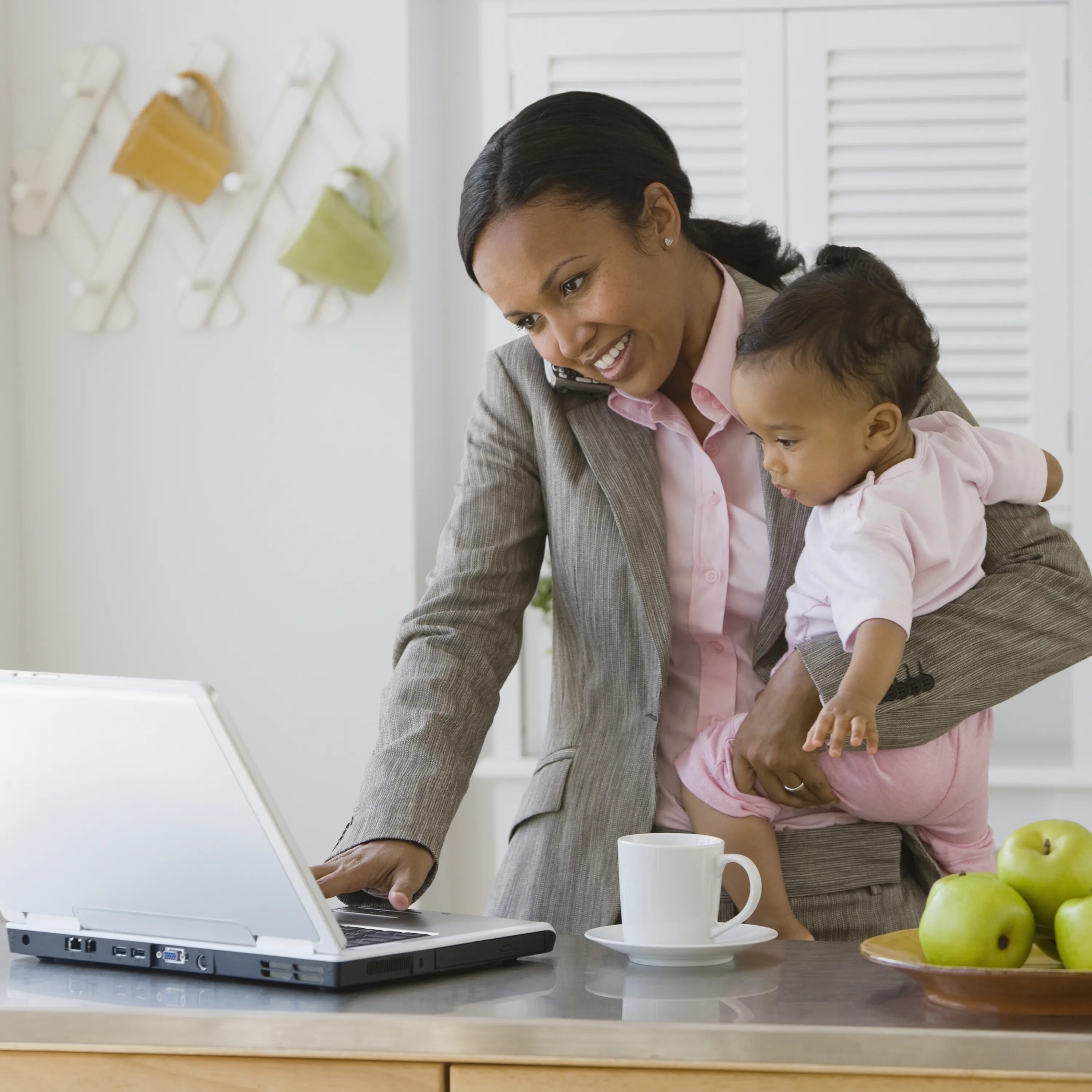 To stay at home working. Карьера или дети. Домашний бизнес для детей. Семья или карьера. Инвестиции для детей.