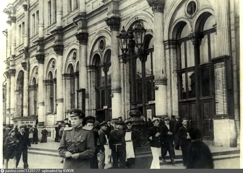 Ленинград 1948. Ленинград 1948. 1948 год санкт-петербург. Ленинградский филиал музея ленина. Площадь восстания 1930.