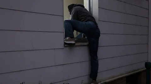 Полезем в окно