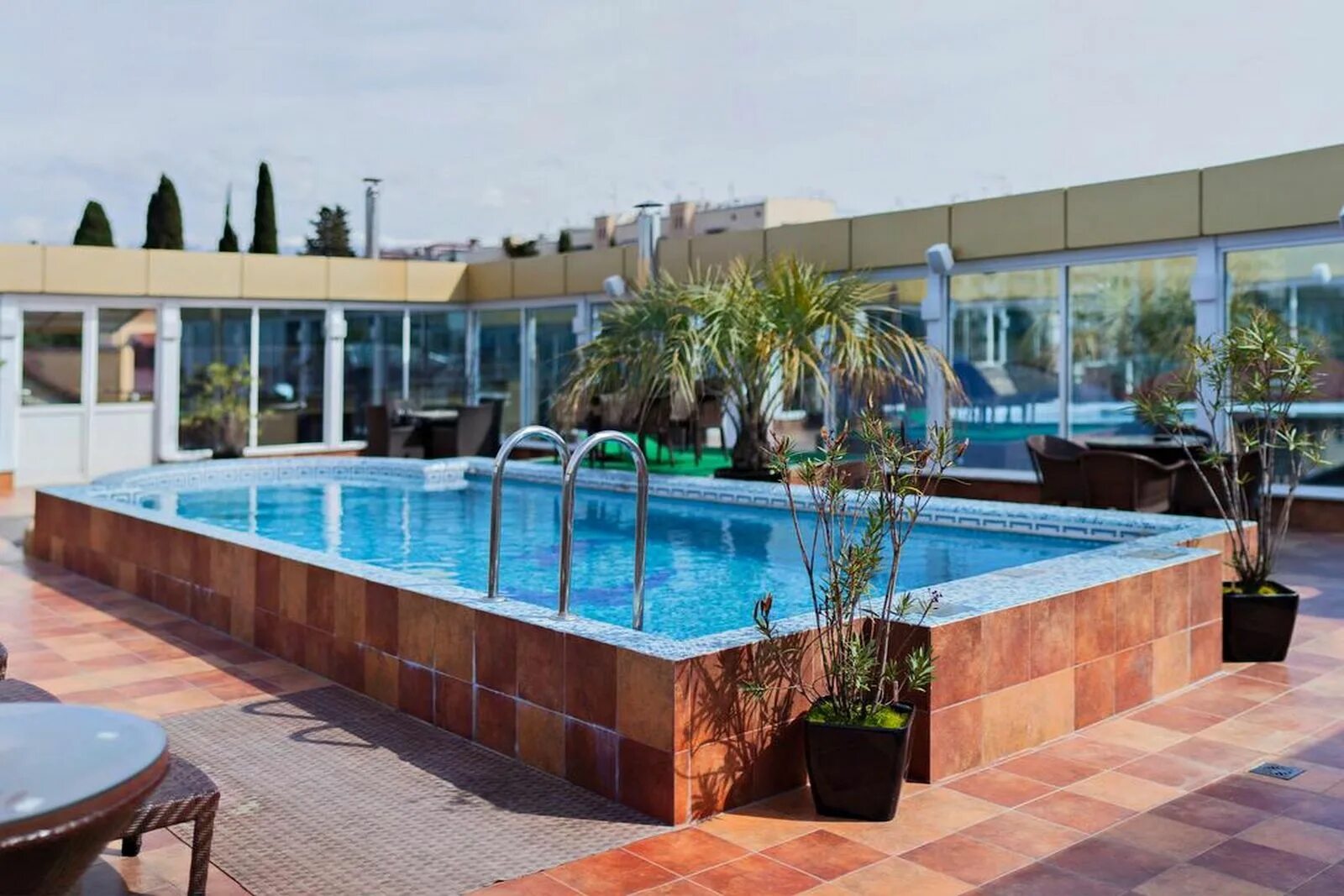 Бассейн адлер. Sm royal (см роял) 3* адлер. гостиница royal адлер. sm рояль отель адлер. адлер отель рояль ул.павлика морозова 50.