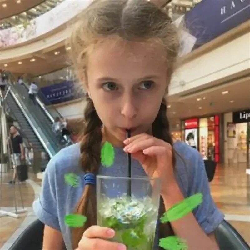 Сплитика послала лайкеров видео лайк и всех. Олечка крутоног. олечка лайк. оле4ка. оле4ка из лайка.