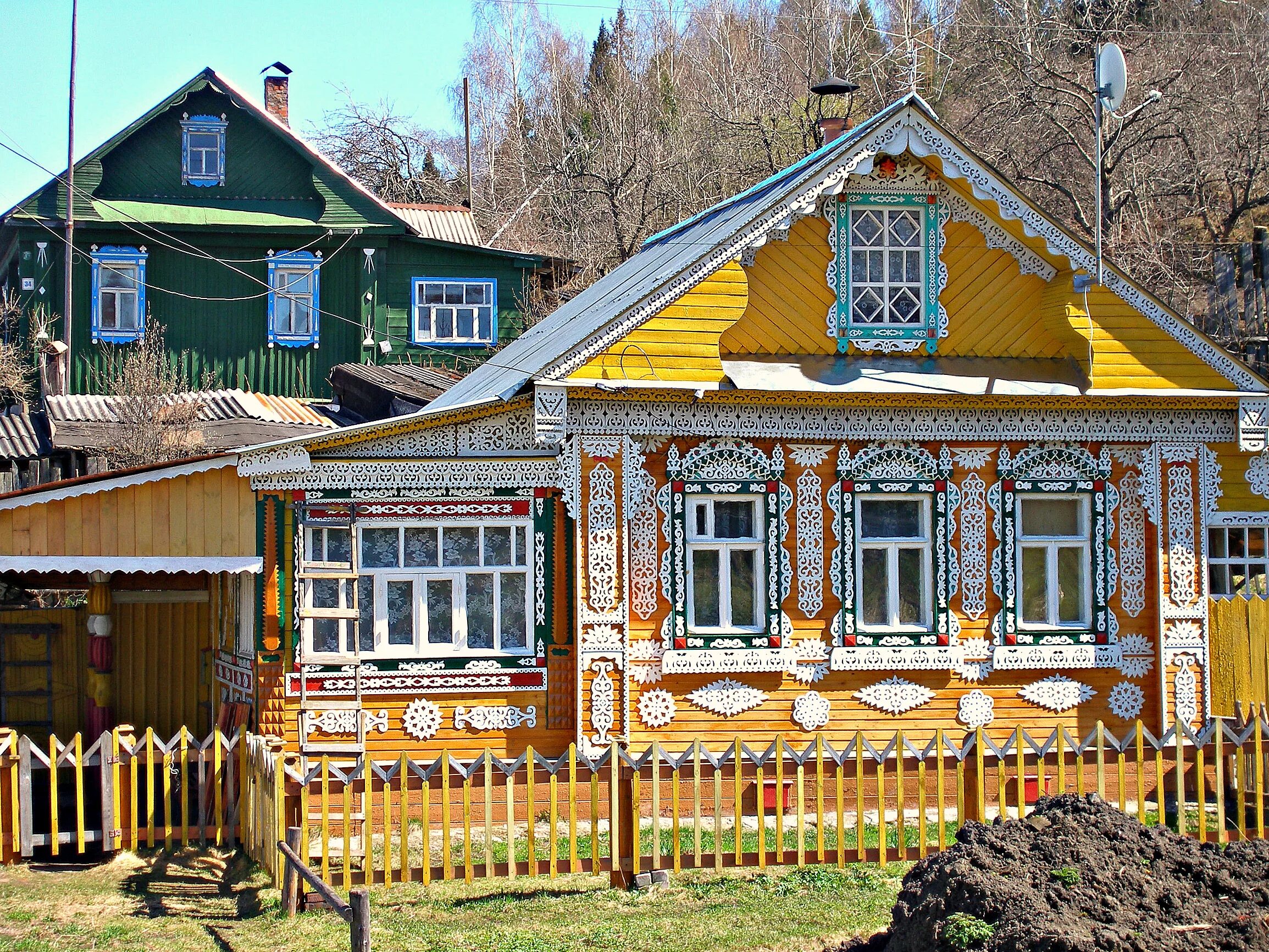 Усадьба в городе Плес. Усадьба Алексеевское Плес. Плёс город музей деревянное зодчество. Дом купца Новожилова Плес.