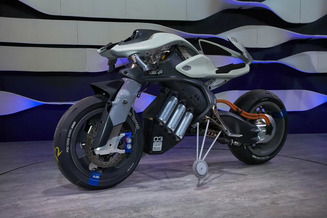 Новый мотоцикл 2023. Yamaha MOTOROID. Электромотоцикл Yamaha. Электромотоцикл концепт Ямаха. Yamaha MOTOROID Concept.