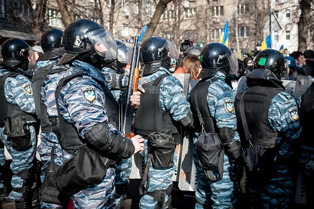 Беркут спецназ Украины Майдан. Беркутовцы на майдане