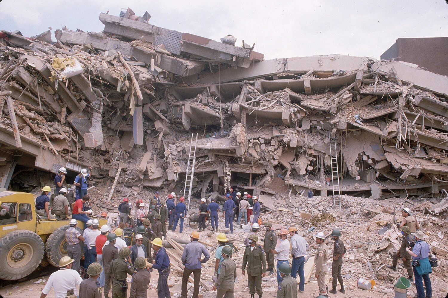 Землетрясение в Мексике 1985. Землетрясение Кайраккум 1985.