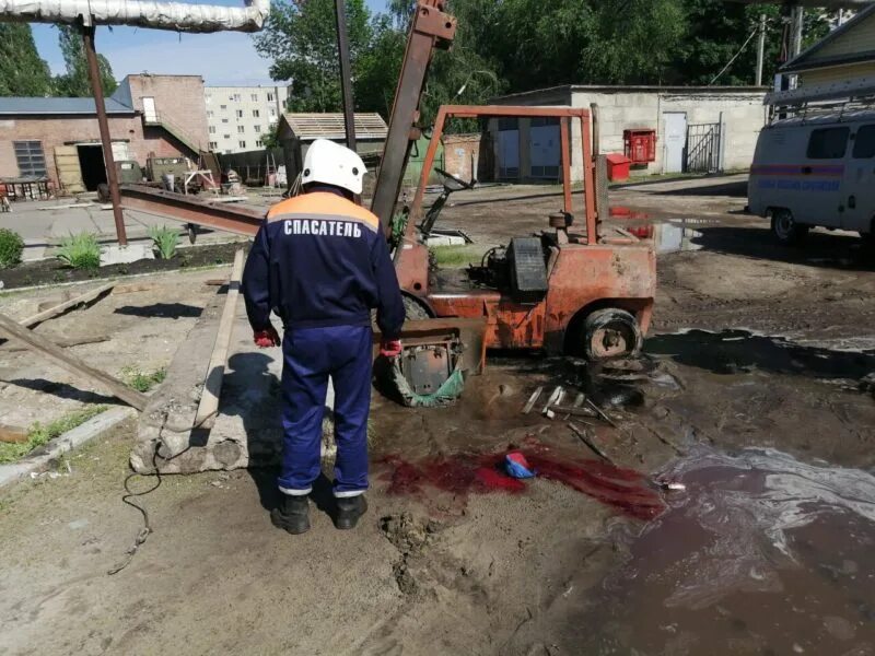 Несчастные случаи с погрузчиками. Погрузчик придавил водителя. Несчастные случаи на производстве. 73 несчастный случай