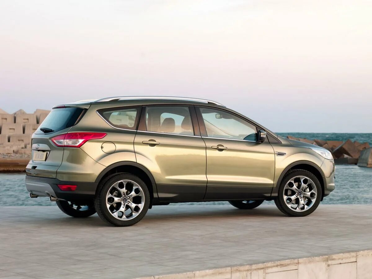 Установить на форд куга. Ford Kuga 2. Ford Kuga 2013. Форд Куга 2013 года. Ford Kuga II 2015.