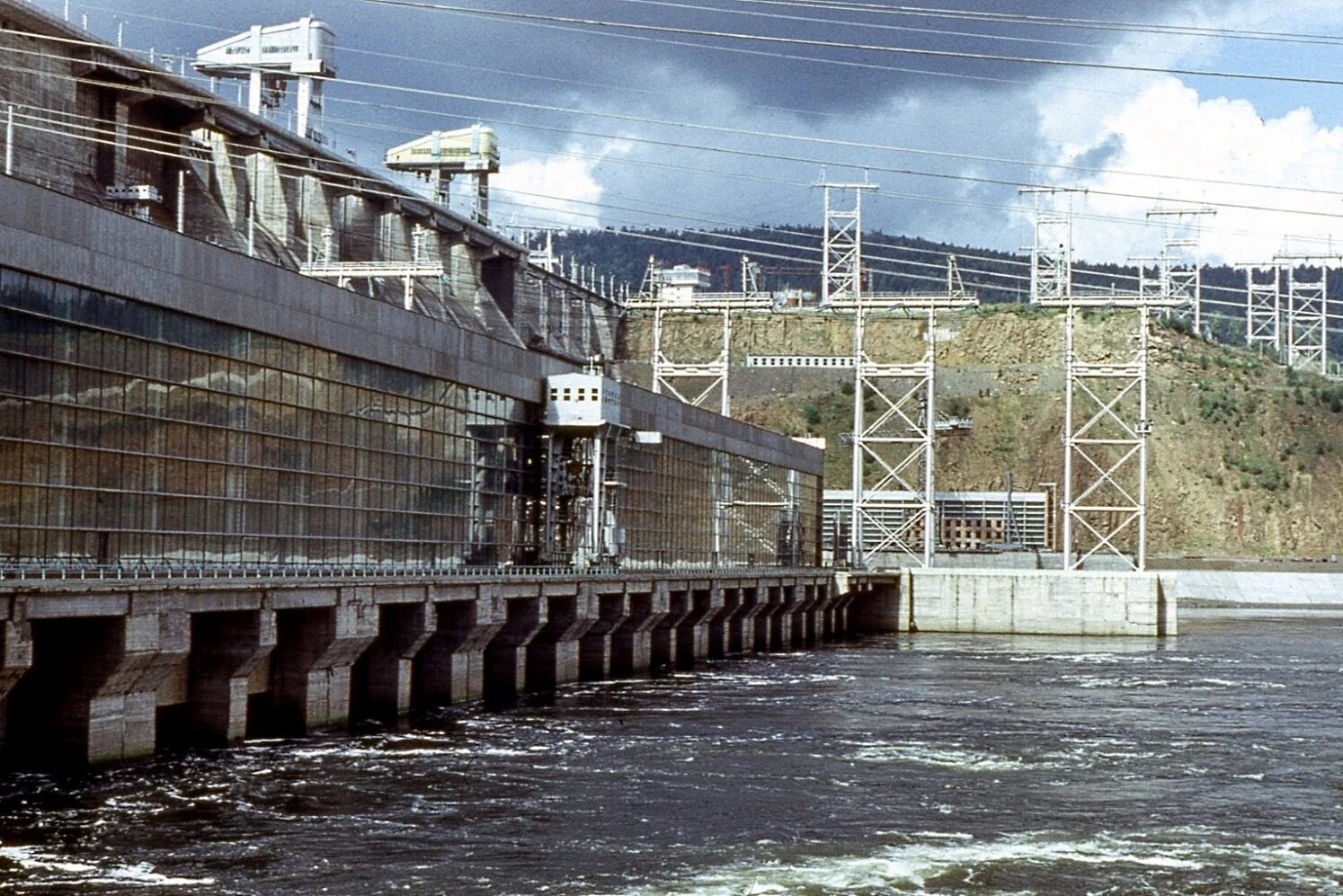Порожская гэс челябинская область. Гидроэлектростанций братская гэс. 8 гэс. Нижнесвирская гэс экскурсия. Гэс красноярск.