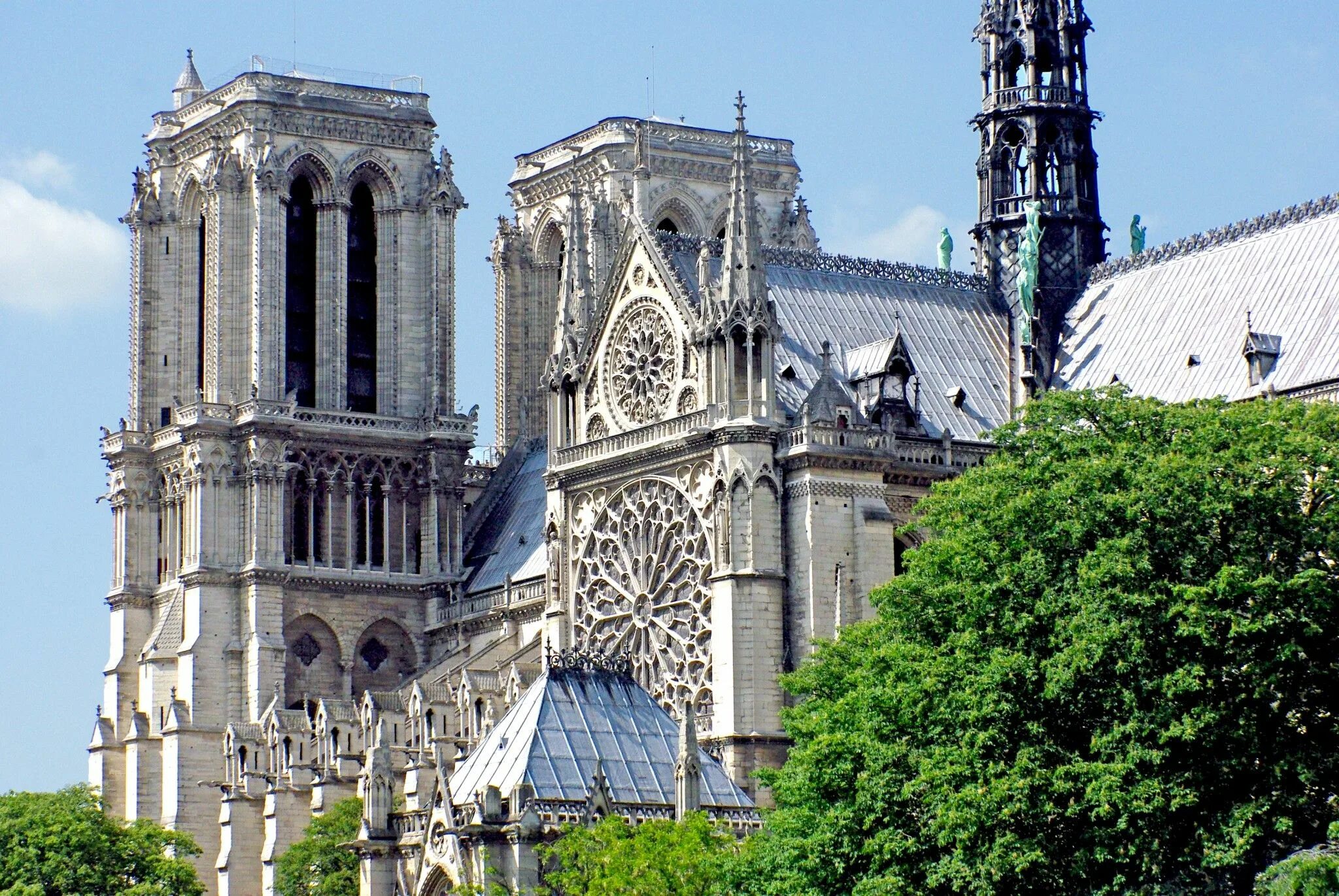 Famous cathedral. Фризы собора Парижской Богоматери. Готическая архитектура Франции.