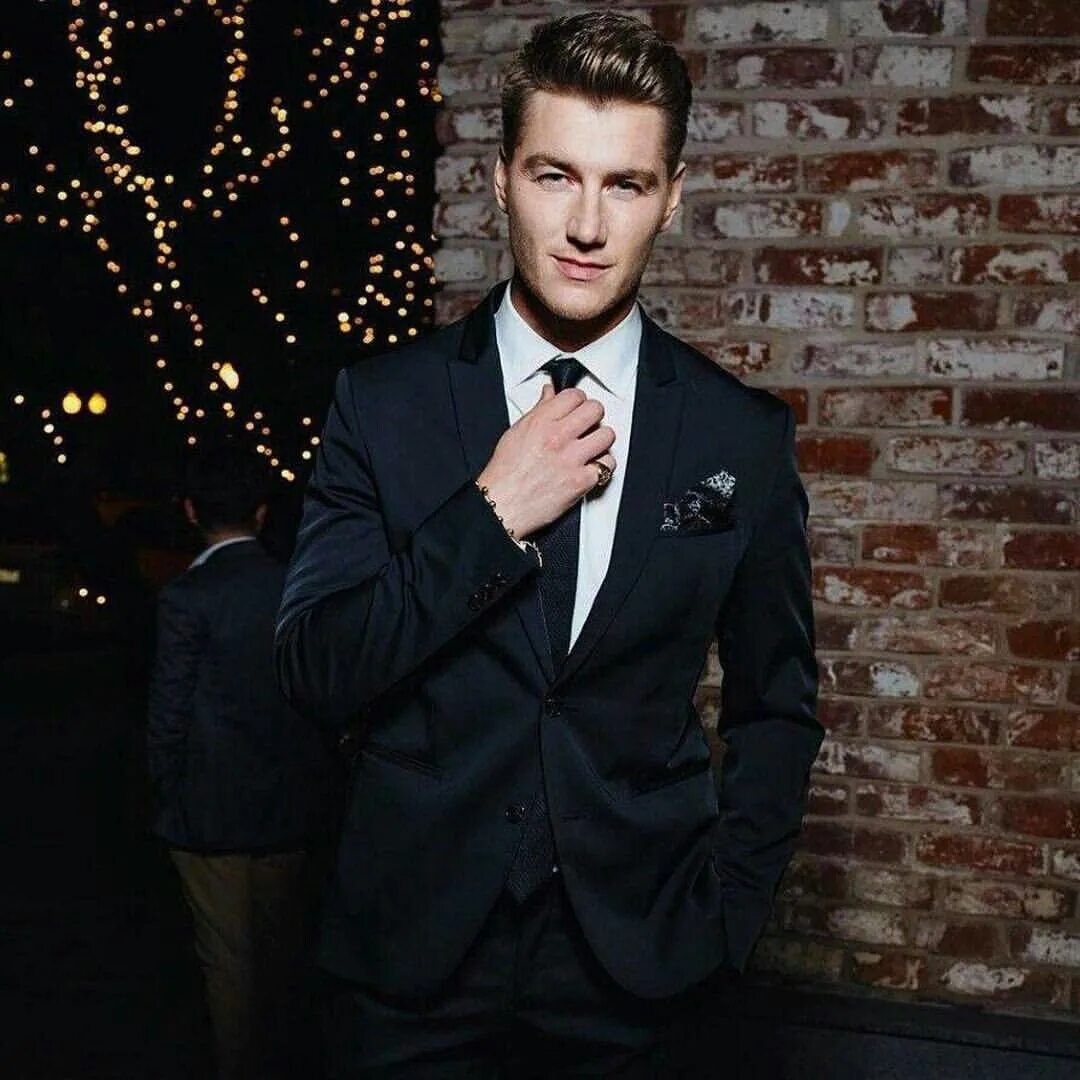 Холостяк парень молодой. Алексей воробьёв 2020 г. Алексей воробьев. Е̥г̥о̥р̥ к̥р̥и̥д̥. Алексей воробьёв холомтче.