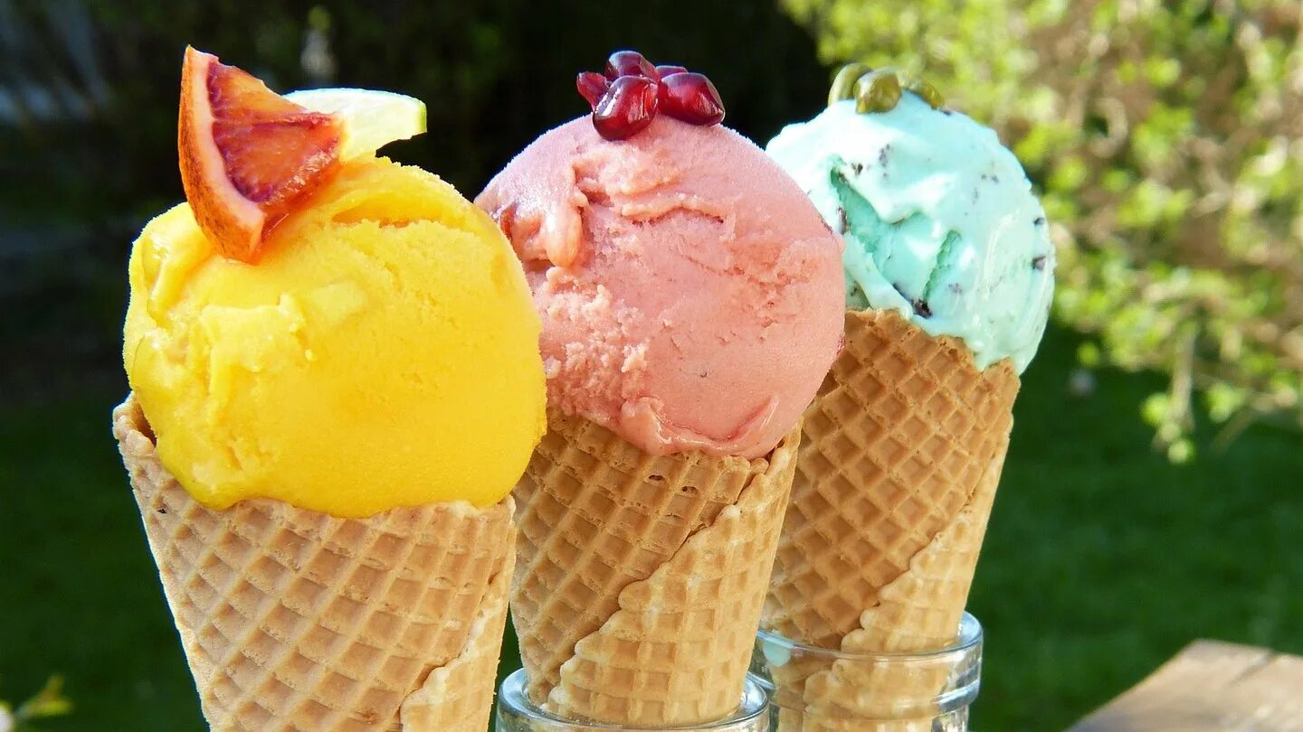 Картинки мороженки. Мороженое. Шарик мороженого в рожке. Летнее мороженое. Красивое мороженое.