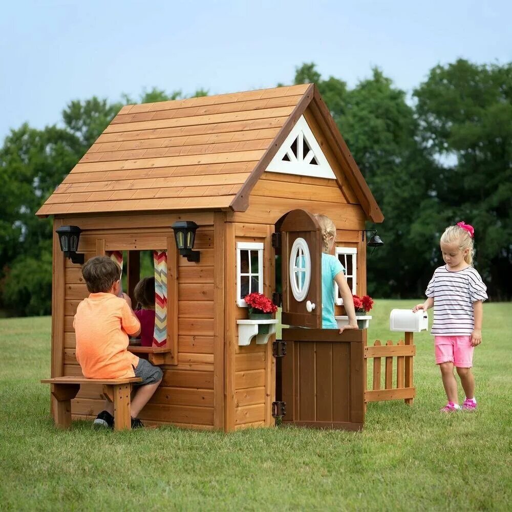 Детский домик из дерева. Домик для детей. Деревянный домик для детей. Маленький деревянный домик для детей. Деревянный игровой домик для детей.