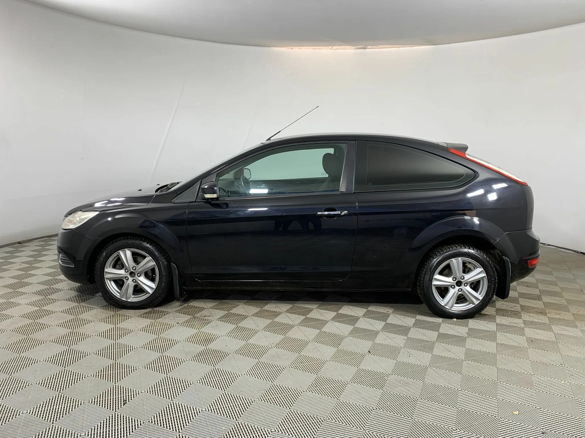 Ford focus 2 хэтчбек серебрянный. Ford focus 3 хэтчбек. Форд фокус голубой хэтчбек. 6. Форд фокус хэтчбек в москве.