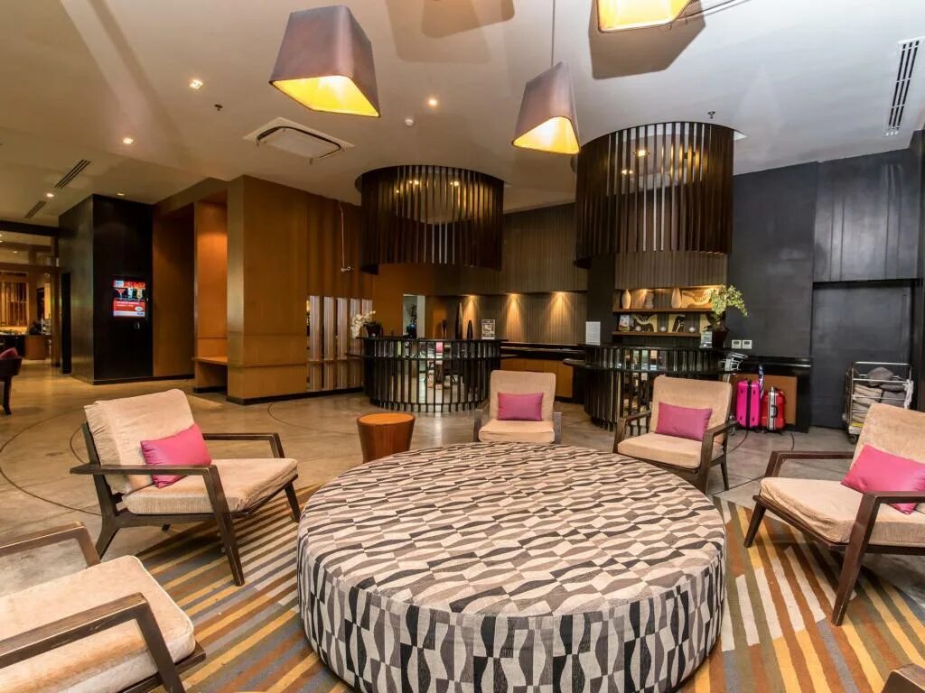 Ashlee hub. Ashlee hub hotel patong 3*. ashlee hub hotel patong 4. the ashlee hub 3*. ashlee hub 4*, таиланд, пляж патонг, 1 линия.
