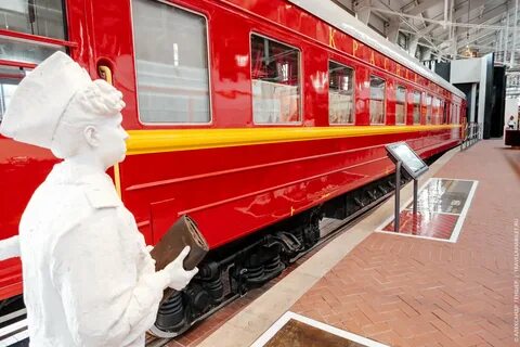 Красные поезда фото