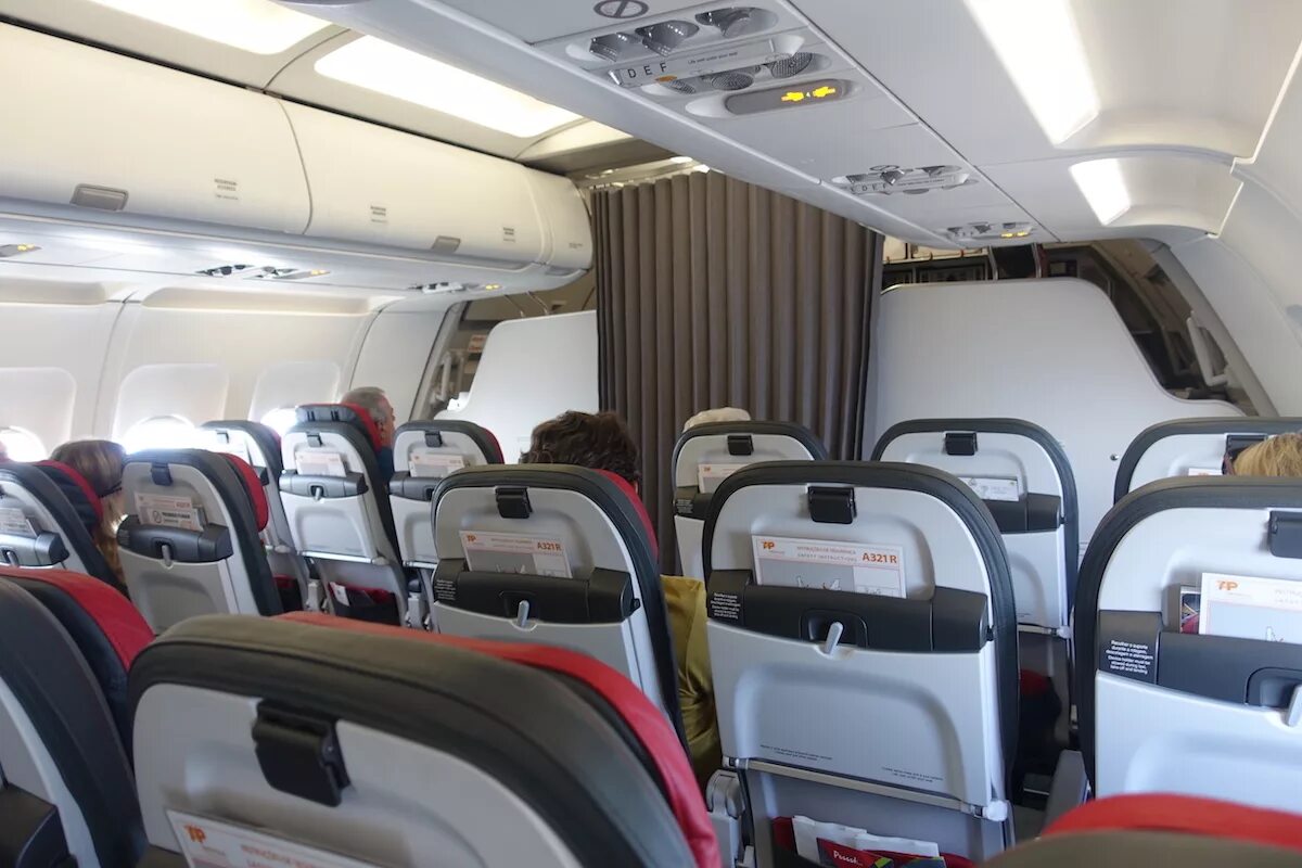 Air arabia регистрация на рейс. Air arabia выбор места. Air arabia салон a321. Direct flight. Air arabia места в самолете.
