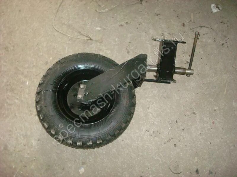 00-10) мк 02. Опорное колесо для щетки мтз 82. 00-10) мк 02. 000 (4отв. Колесо опорное со стойкой мтз, втз (5.