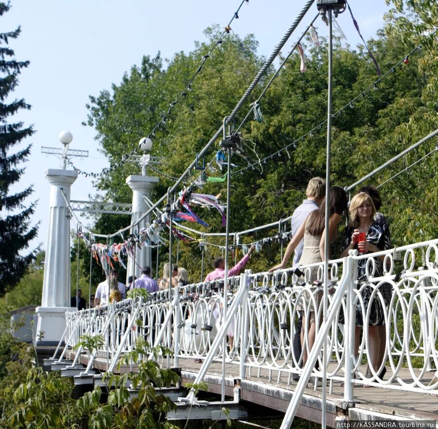 Роллердром уфа. Парк якутова веревочный парк. Куда сходить с парнем в уфе. Салават юлаев достопримечательности уфы памятник. Самые красивые места в уфе.