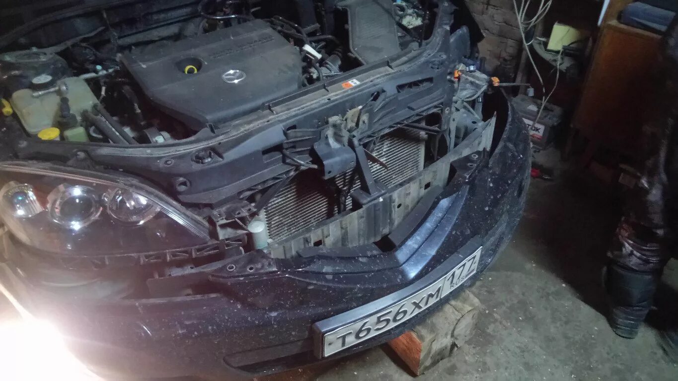 Ремонт Mazda 6 : Снятие и установка лампы передней противотуманной фары