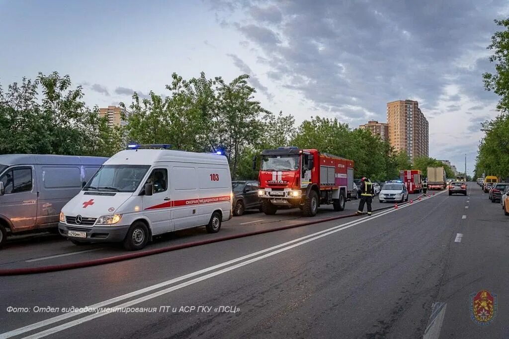 Пожар на озерной улице. Пожар на Озерной улице 2009. Пожар на Озерной улице Renault. Авария на Озерной улице видео.