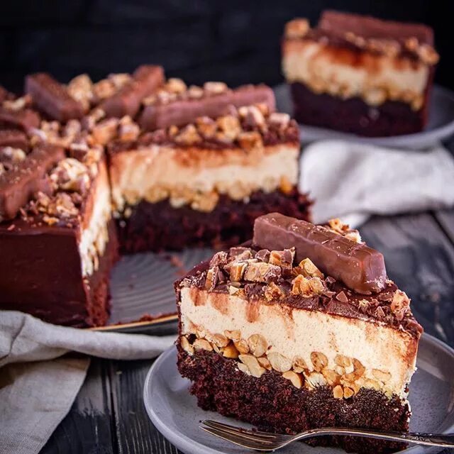 Food-Tastic-Sisters: Snicker Bar Cheesecake Snickers bar, Cheesecake, Food