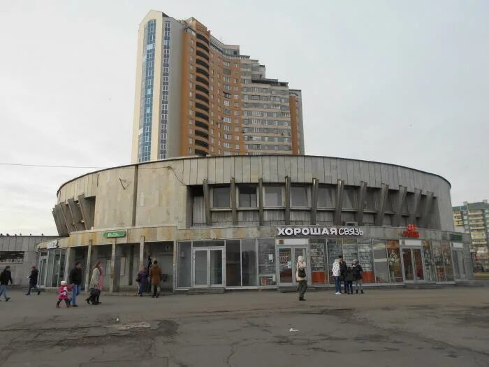 Проспект большевиков спб. Проспект Большевиков метро. Станция метро проспект Большевиков Санкт-Петербург. Проспект Большевиков метро СПБ. Метро проспект Большевиков 1986.