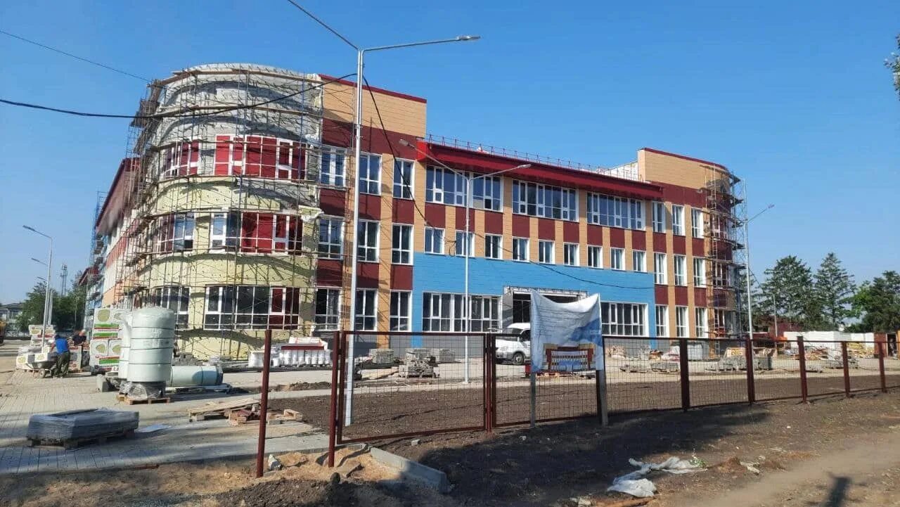 Горьковское омская область. Горьковская школа 2. Мбоу горьковская сош 1. Школа 63 омск. Школа с.