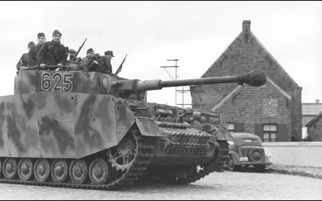 Сс 2 8. 12 SS Panzer Division. Танковая дивизия Гитлерюгенд. PZ-IV H 12 танковая дивизия СС. 12 Танковая дивизия СС Гитлерюгенд PZ IV.