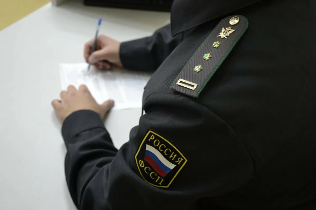 Приставы вычитают. Судебные приставы. судебный пристав исполнитель. суд приставы. служба фссп.