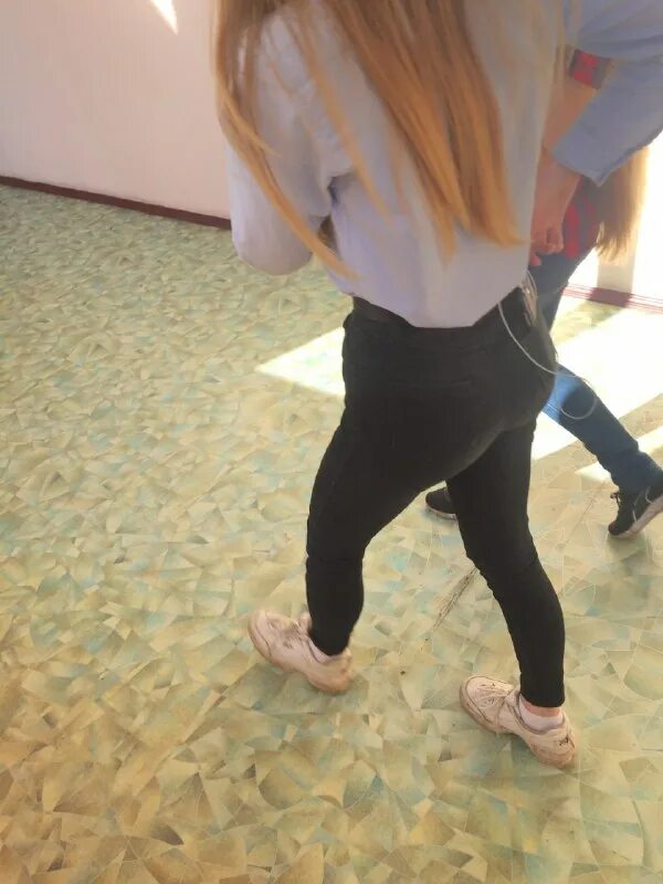 фуллы красивых девушек. всратое поколение девушка. не совершенно летние шкуры. селфи одноклассниц домашние. школьницы лесби телеграм.