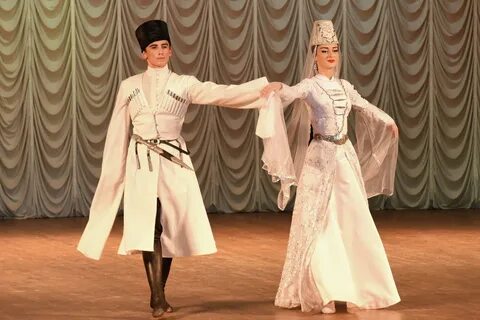 Адыгейский национальный костюм
