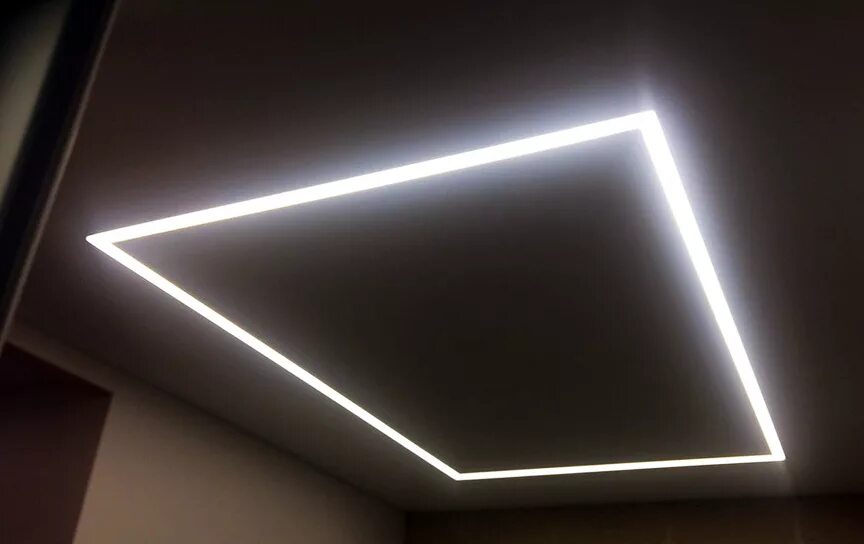 Купить потолки с подсветкой. Парящий потолок с подсветкой. Натяжные потолки с подсветкой. Подсветка потолка светодиодной лентой по периметру. Натяжной потолок с подсветкой по периметру.