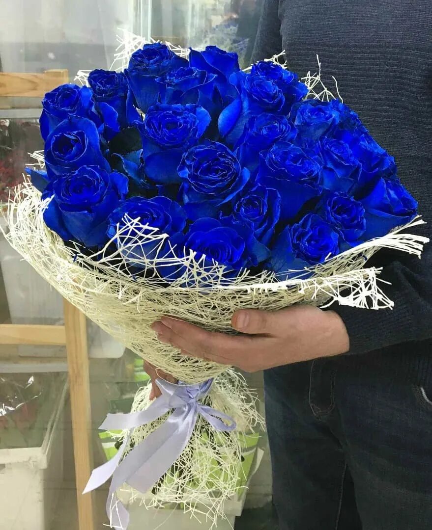 Синяя 25. Синие кустовые розы. Букет 25 синих роз. Синяя роза. Букет из синих роз.