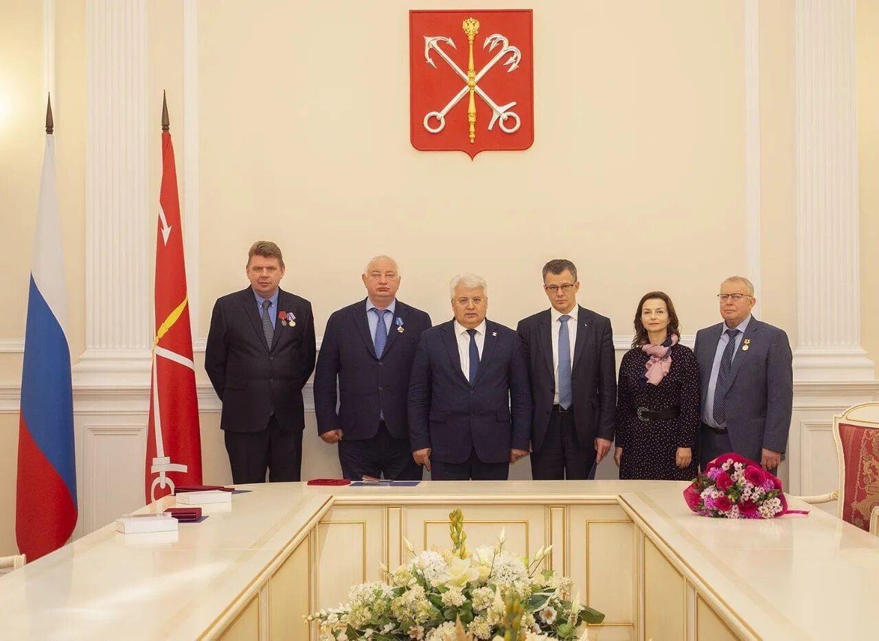 Награды правительства СПБ. Губернатор Петербурга наградил медицинских. Награждение медиков 2022. Награждение врачей 2022 в Кремле.