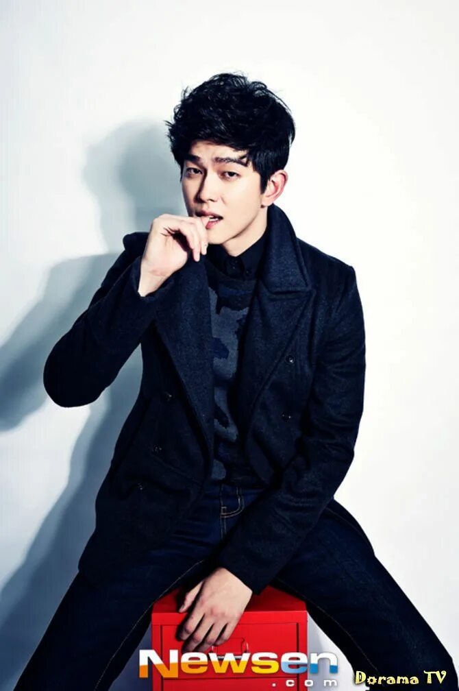 Юн гюн сан 2020. Юн гюн-сан. Юн гюн-сан. Юн гюн-сан корейский актёр. Юн гюн-сан.