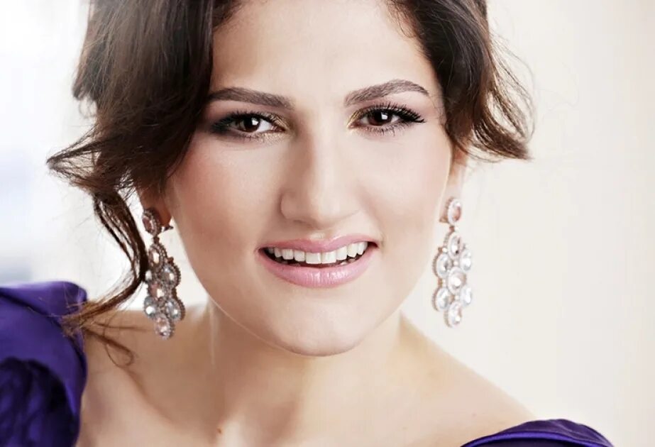 Динара алиева оперная певица. Динара алиева оперная певица. Биография оперной певицы динары алиевой. Алиева опера динара. Динара алиева певица.