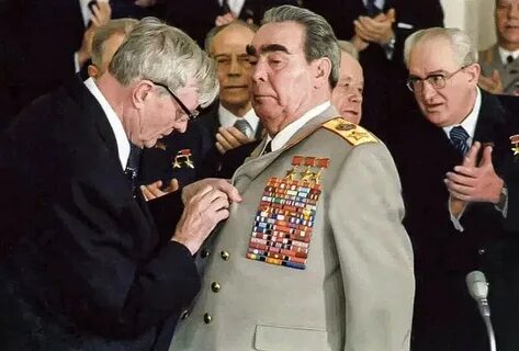 Брежнев орден победы