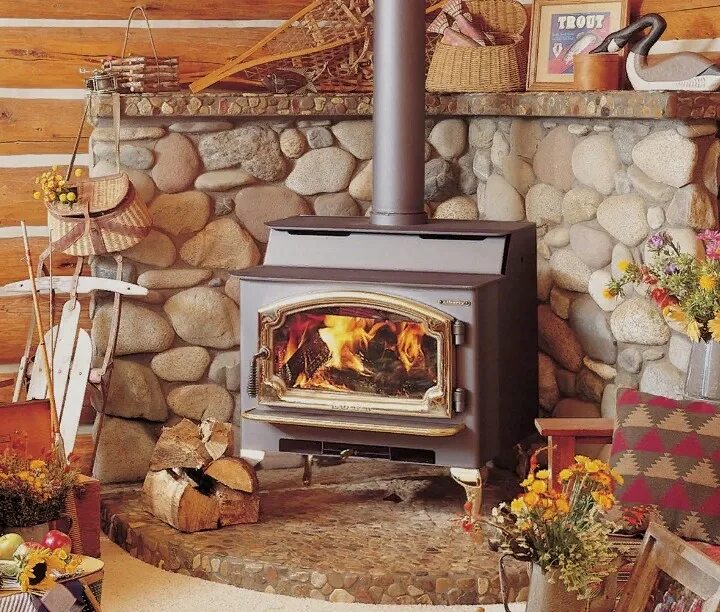 Деревенская печка. Угловой камин на даче. Довольная печь. Довольная печь. Классическая русская печь.