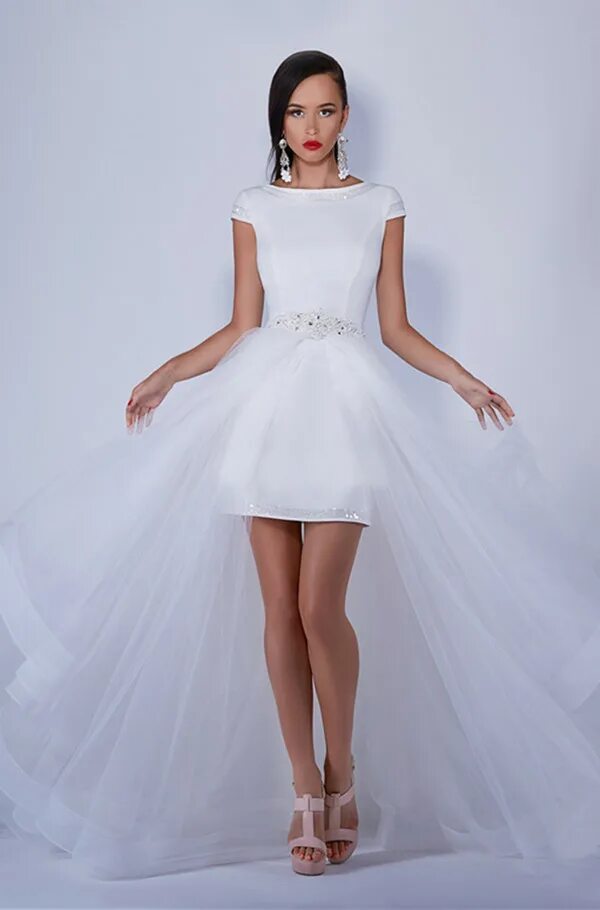 свадебные платья natalia romanova 2020. короткие свадебные платья со. короткое свадебное платье со шл. необычные свадебные платья короткие. свадебное платькороткое.