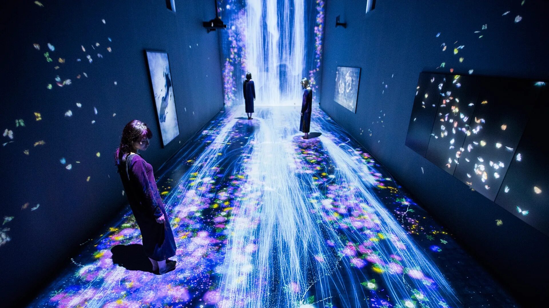 Иммерсивная выставка TEAMLAB. Музей TEAMLAB В Москве. TEAMLAB инсталляции. Интерактивные световые инсталляции. Воспитывающее пространство