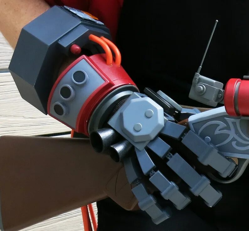 Рука инженера тф2. Оружейник тф2. Насмешка инженера тф2. Рука инженера. Рука инженера.