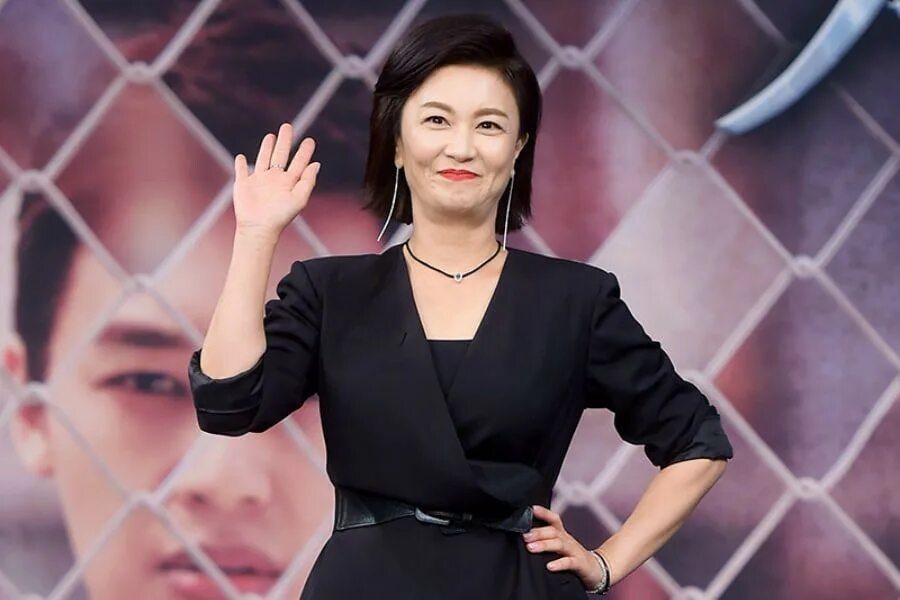 Kim hye sun perfect partner. Kim hye sun. Kim hye seon hot. Ку хе сон блондинка. Ку хе сон.