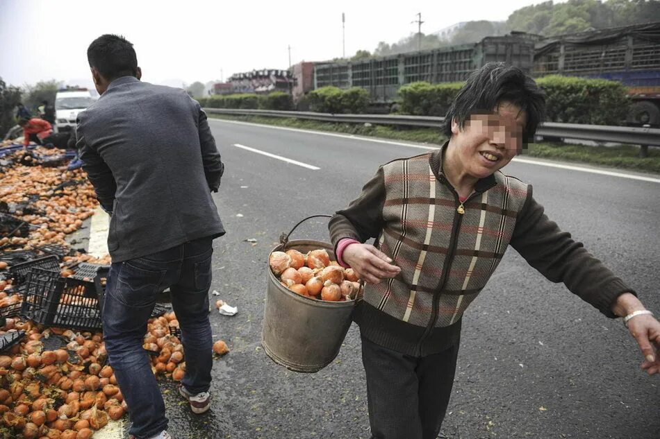 Китай работает или нет. Работать в китае. как китайцы собирали волосы. china people.