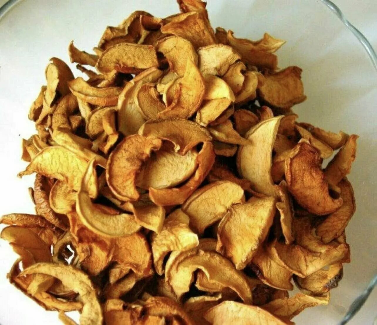 Яблоки сушеные кольца. Сушеное яблоко целиком. Сушеные яблоки процент. Сушеные яблоки процент. Сухофрукты яблоки.