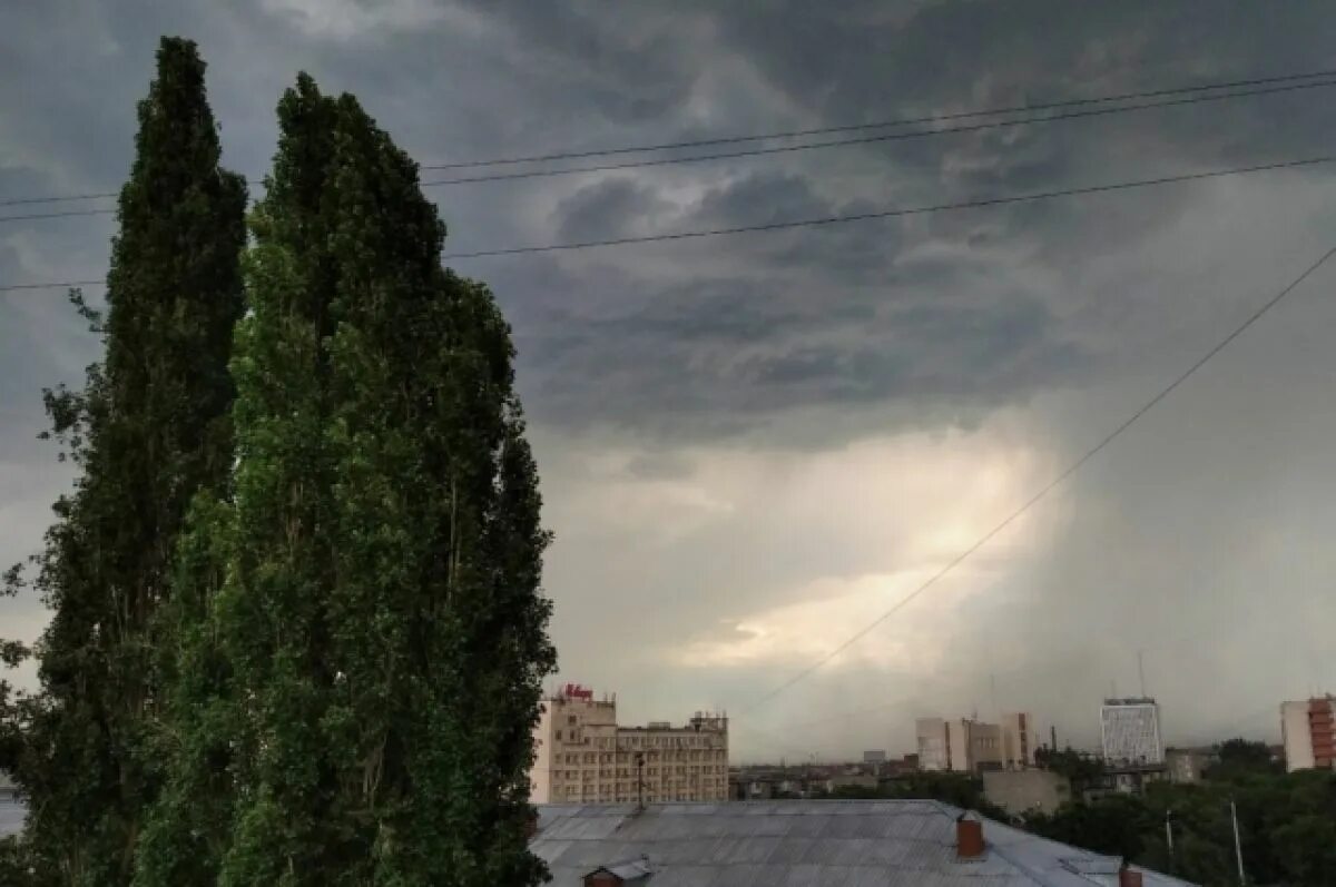 2 Июня в Оренбургской области ливни гроза град. Гроза и град. Гроза и дождь. Сильный ливень с грозой.