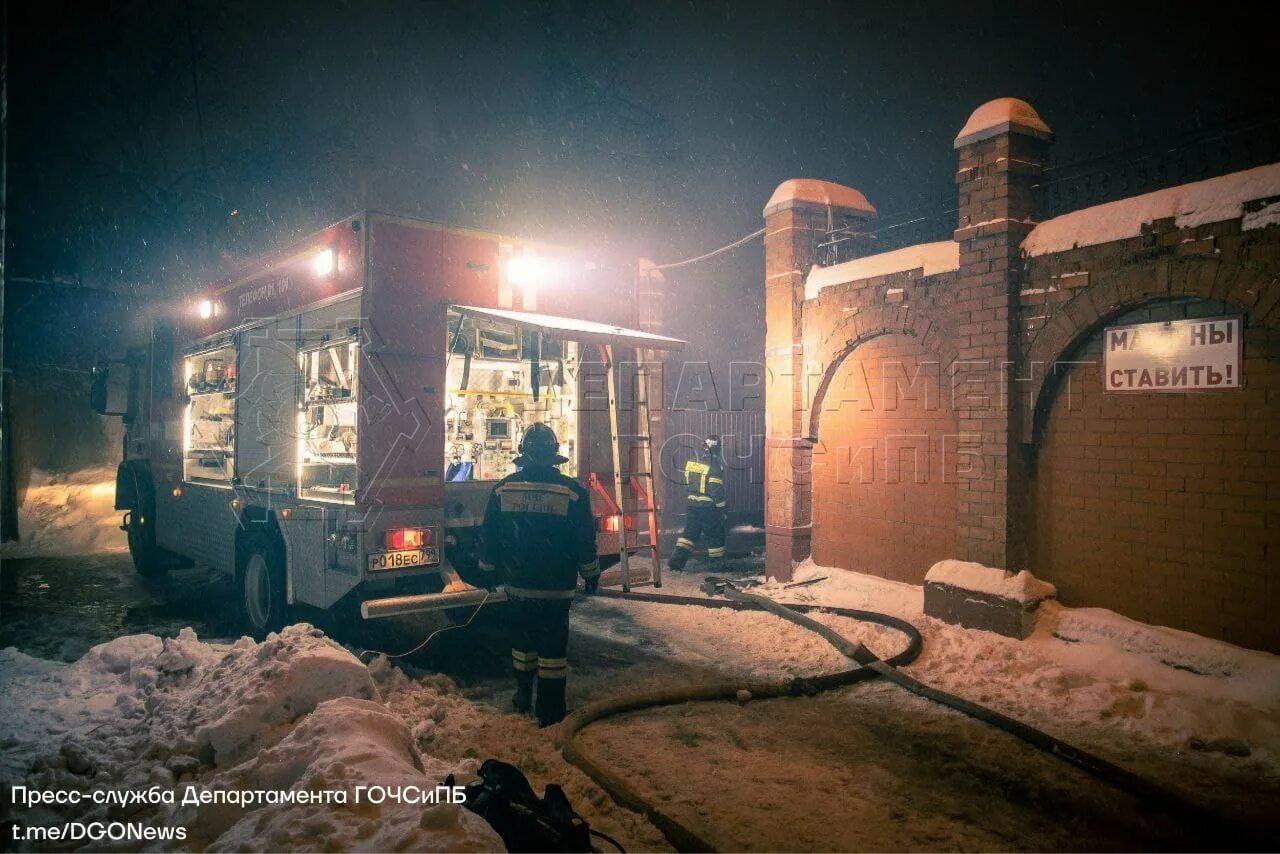 Где сегодня ночью был пожар. Пожар на подстанции. пожар в москве ночью. пожар в москве 2025. пожарные ночью.